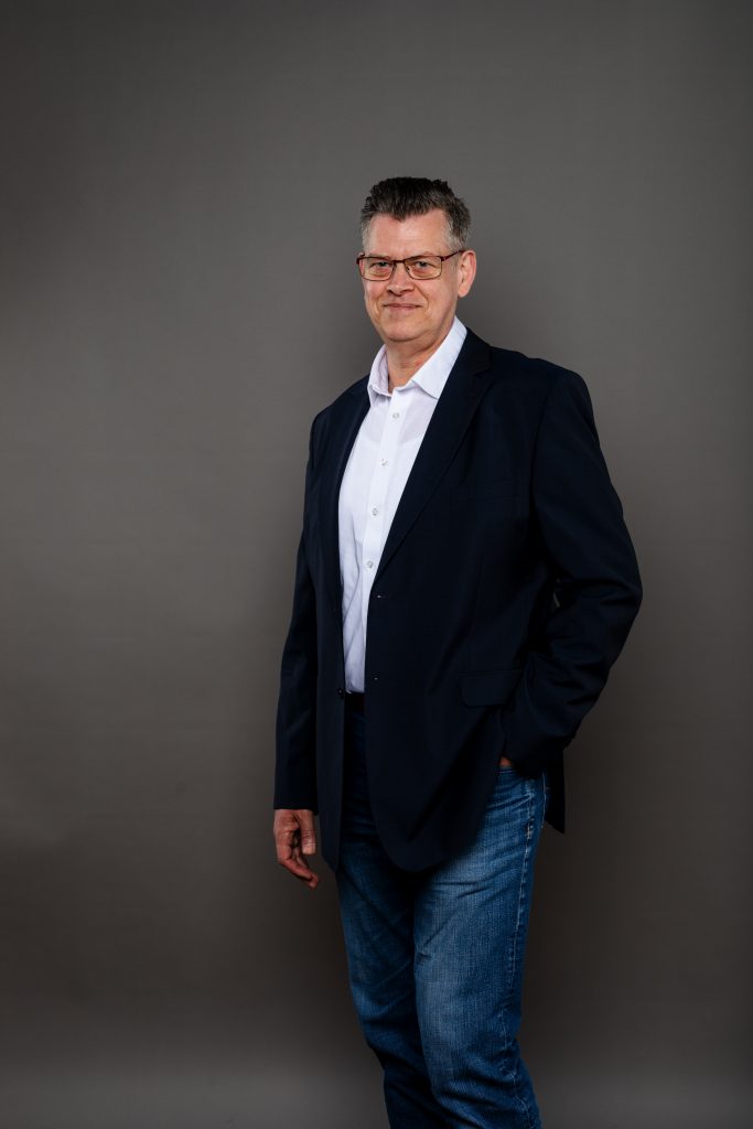 Ihr Webdesigner in Fulda: Porträt von Frank, Inhaber der Webdesign-Agentur feinform.